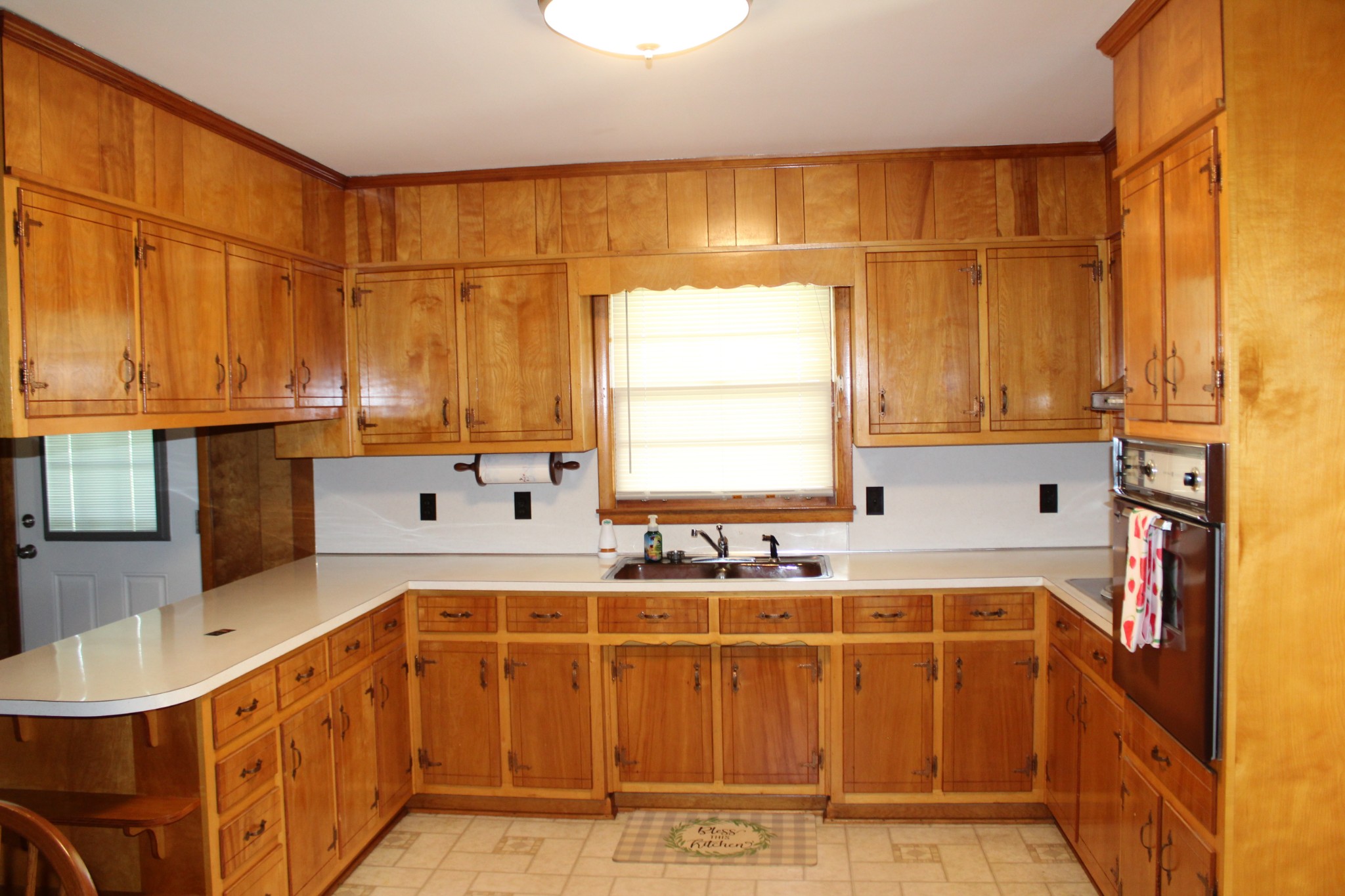 239 Mill Street Viola, TN 37357 - Photo 10 of 27 a bathroom with a tub sink and mirror