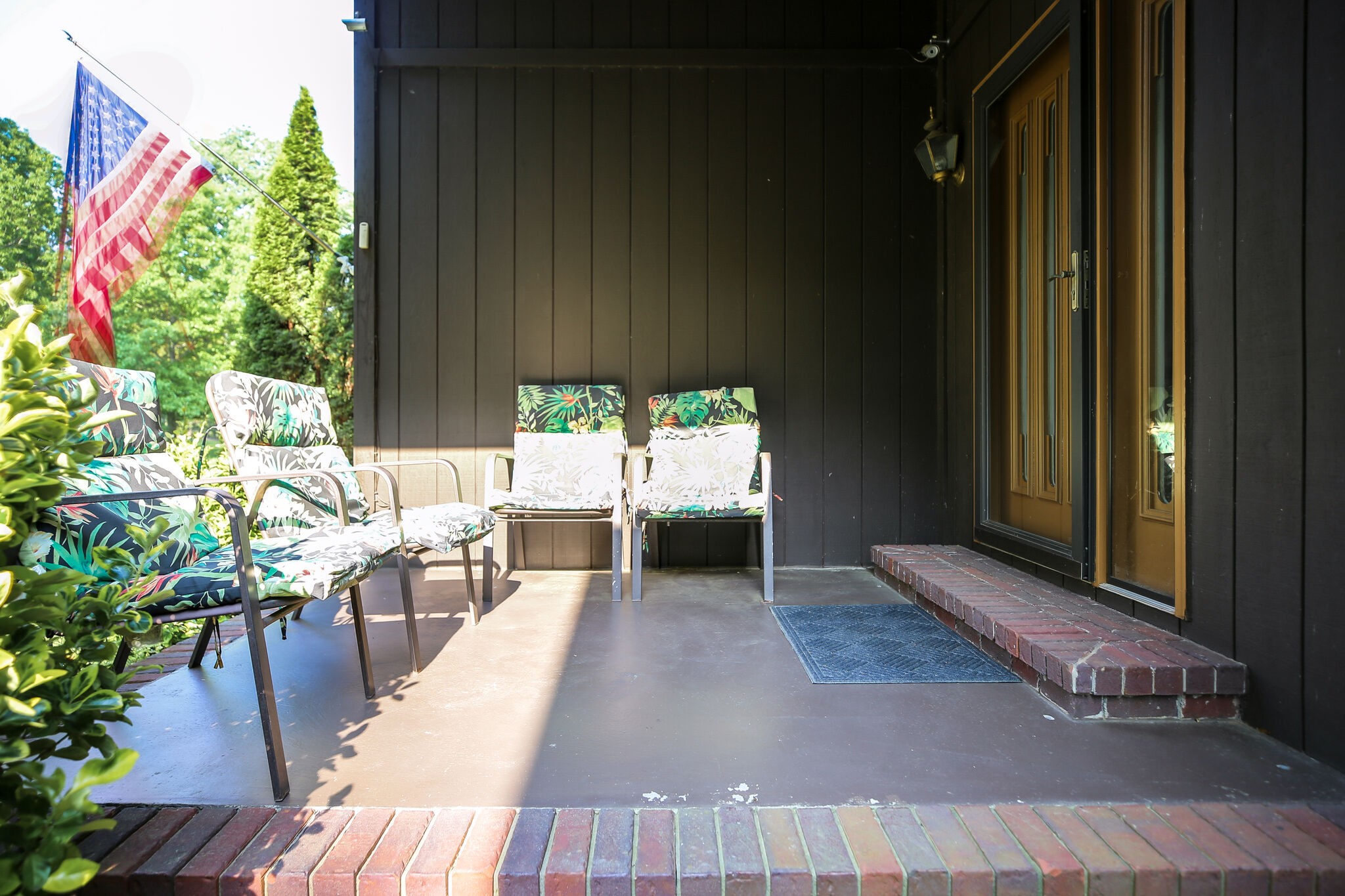 2231 North Road Murfreesboro, TN 37128 - Photo 31 of 45 a view of a patio with chair and tables
