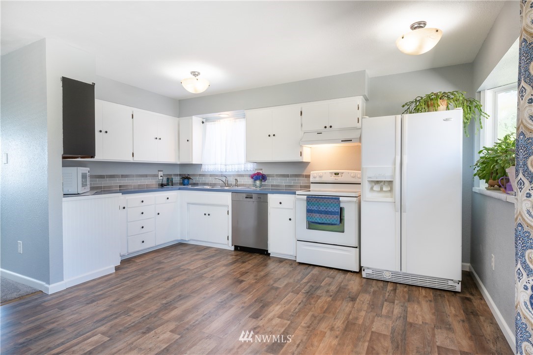 5574 Salish Road Blaine, WA 98230 - Photo 8 of 30 Gallery Image 8