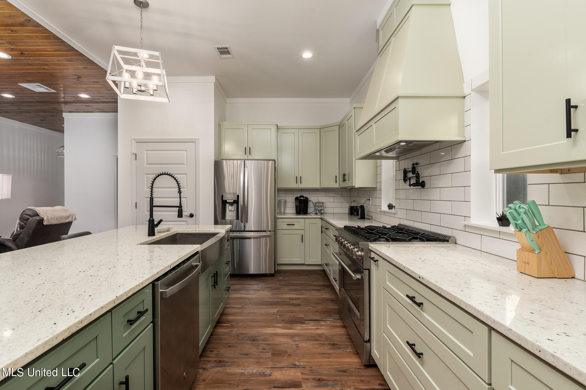 5279 Highway 13 Lumberton, MS 39455 - Photo 16 of 38 Kitchen v2