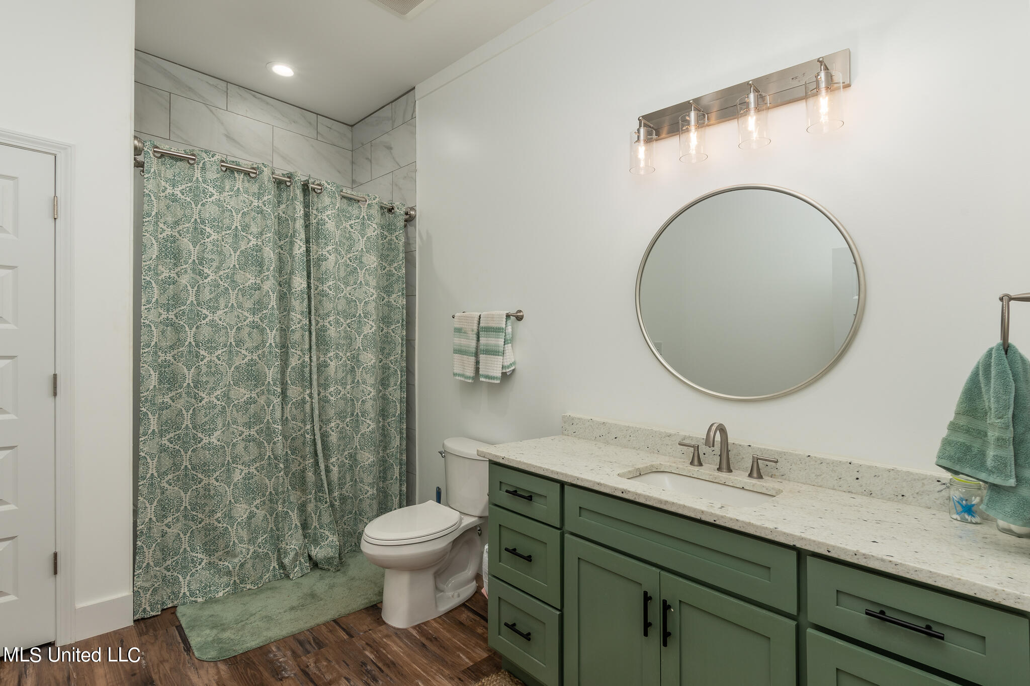 5279 Highway 13 Lumberton, MS 39455 - Photo 28 of 38 Hall Bath