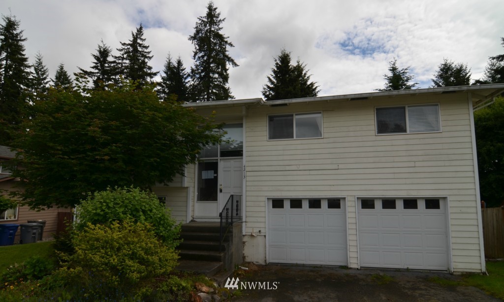 4213 Northeast 17th Street Renton, WA 98059 - Photo 1 of 15