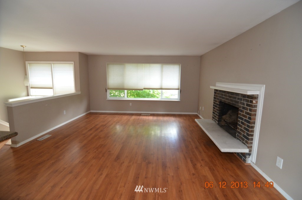4213 Northeast 17th Street Renton, WA 98059 - Photo 2 of 15