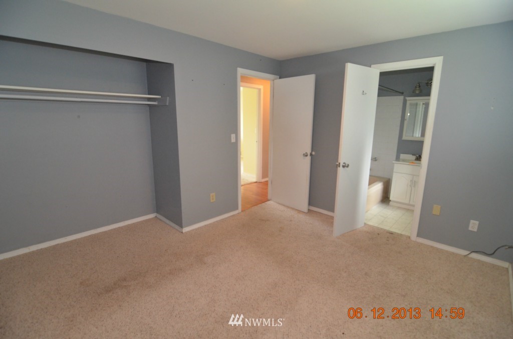 4213 Northeast 17th Street Renton, WA 98059 - Photo 11 of 15