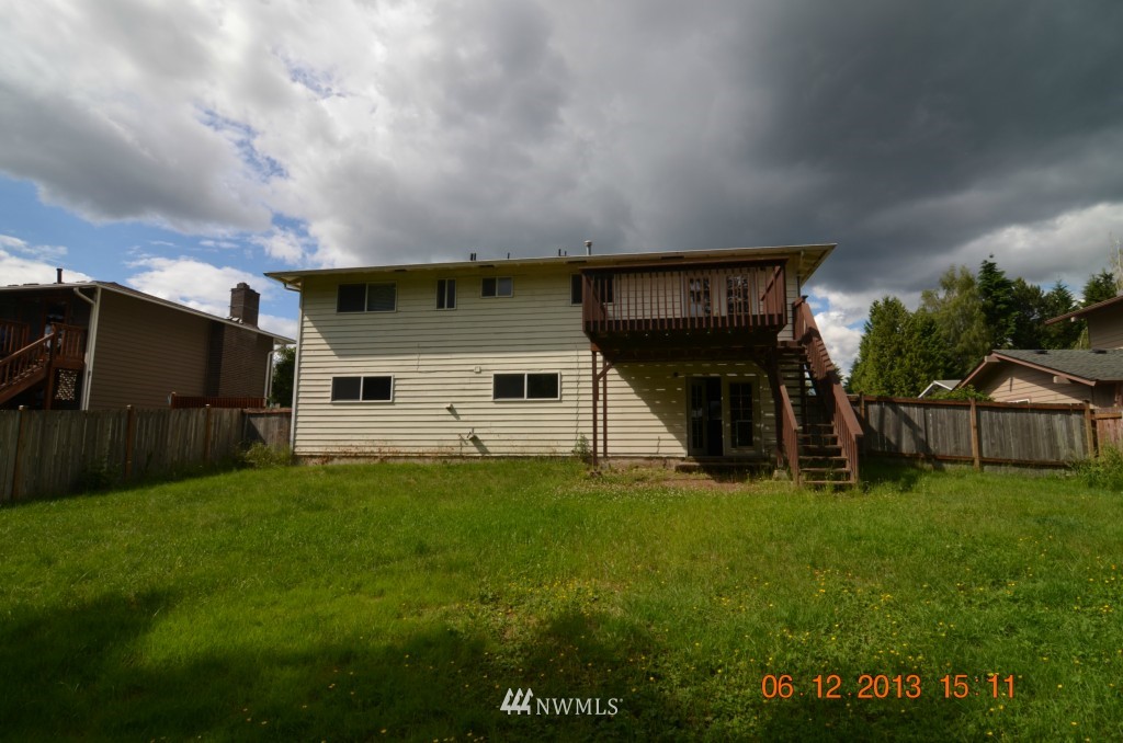 4213 Northeast 17th Street Renton, WA 98059 - Photo 13 of 15
