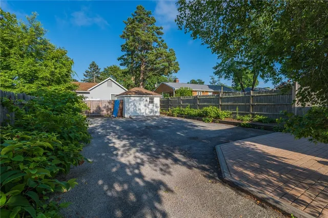 $639,000 | 137 Kingstown Road, Narragansett, RI 02882