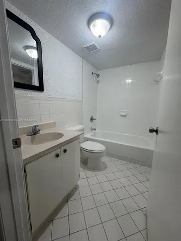 $1,950 | 6278 West 22nd Court, Unit 12, Hialeah, FL 33016