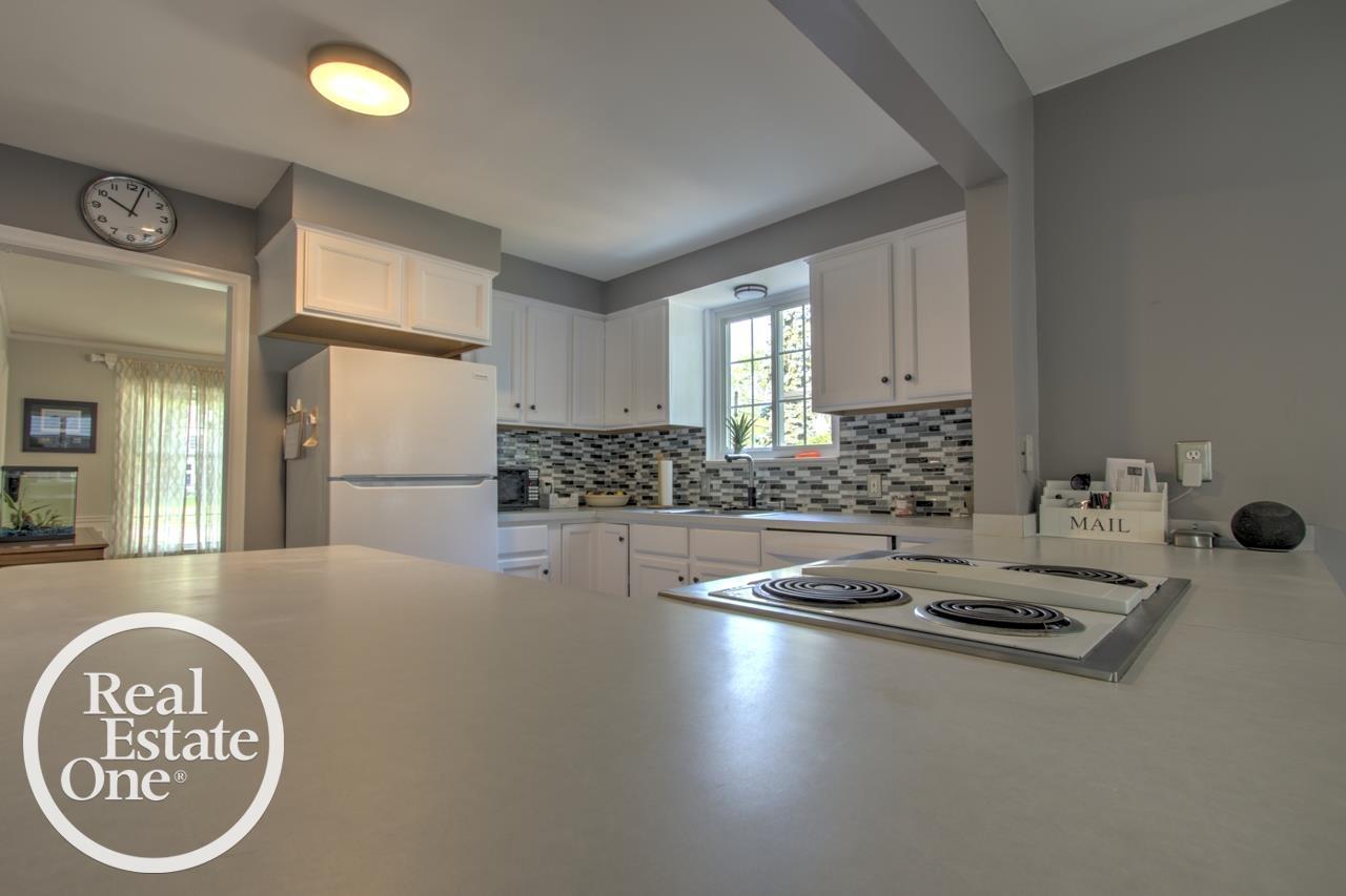 212 Moross Road Grosse Pointe Farms, MI 48236 - Photo 13 of 47