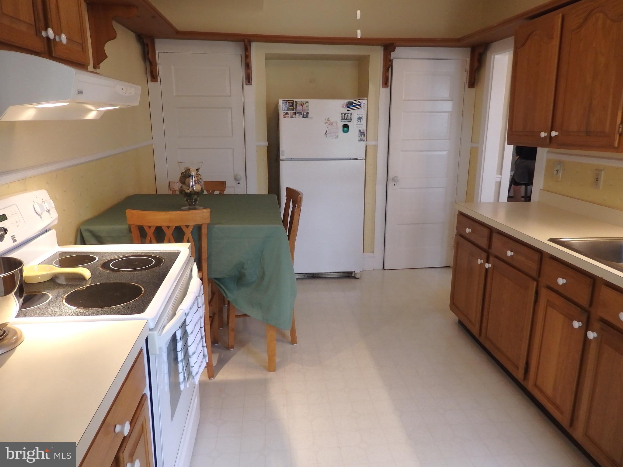 1509 Dickinson Road Havertown, PA 19083 - Photo 11 of 34 Lots of Cabinet & Counter Space