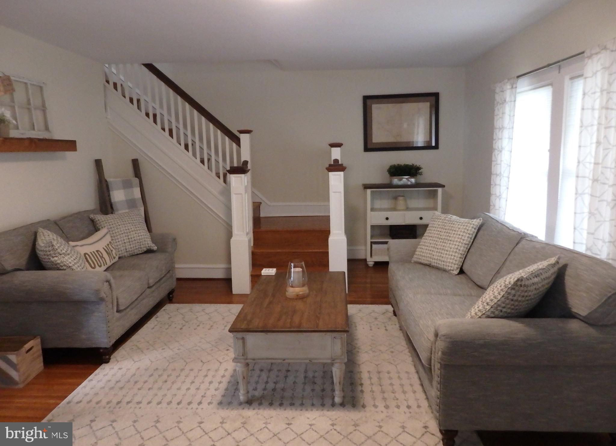 1509 Dickinson Road Havertown, PA 19083 - Photo 4 of 34 Living Room