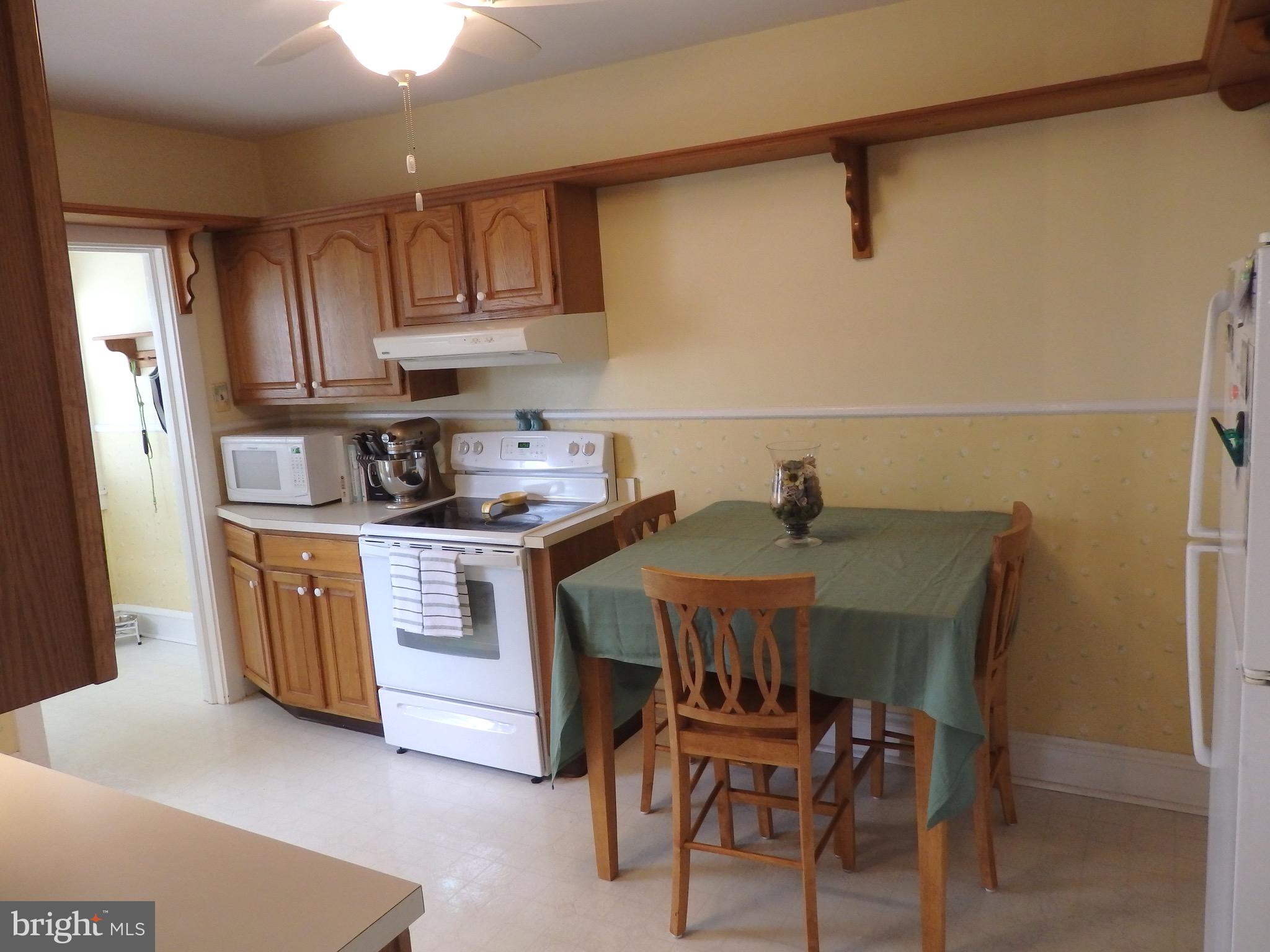1509 Dickinson Road Havertown, PA 19083 - Photo 10 of 34 Eat In Kitchen