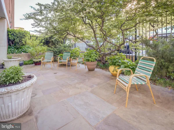 $1,488 | 1210 North Taft Street, Unit 609, Arlington, VA 22201