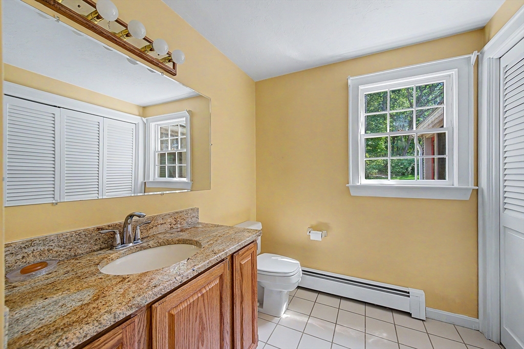29 Pond Street Hopkinton, MA 01748 - Photo 12 of 42