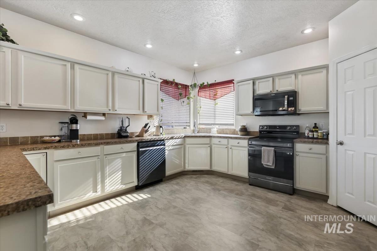 5209 Wallace Way Caldwell, ID 83607 - Photo 16 of 34