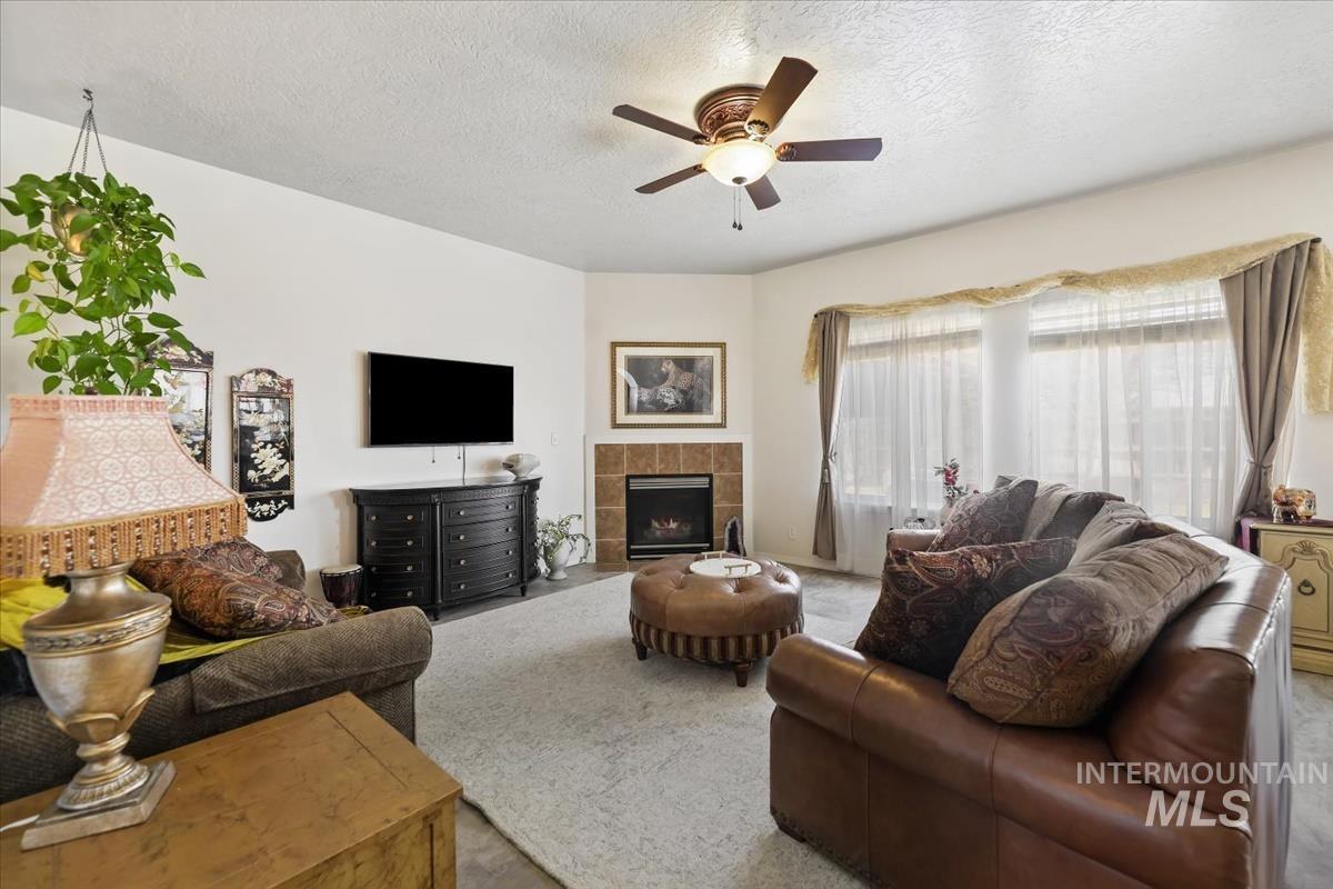 5209 Wallace Way Caldwell, ID 83607 - Photo 7 of 34