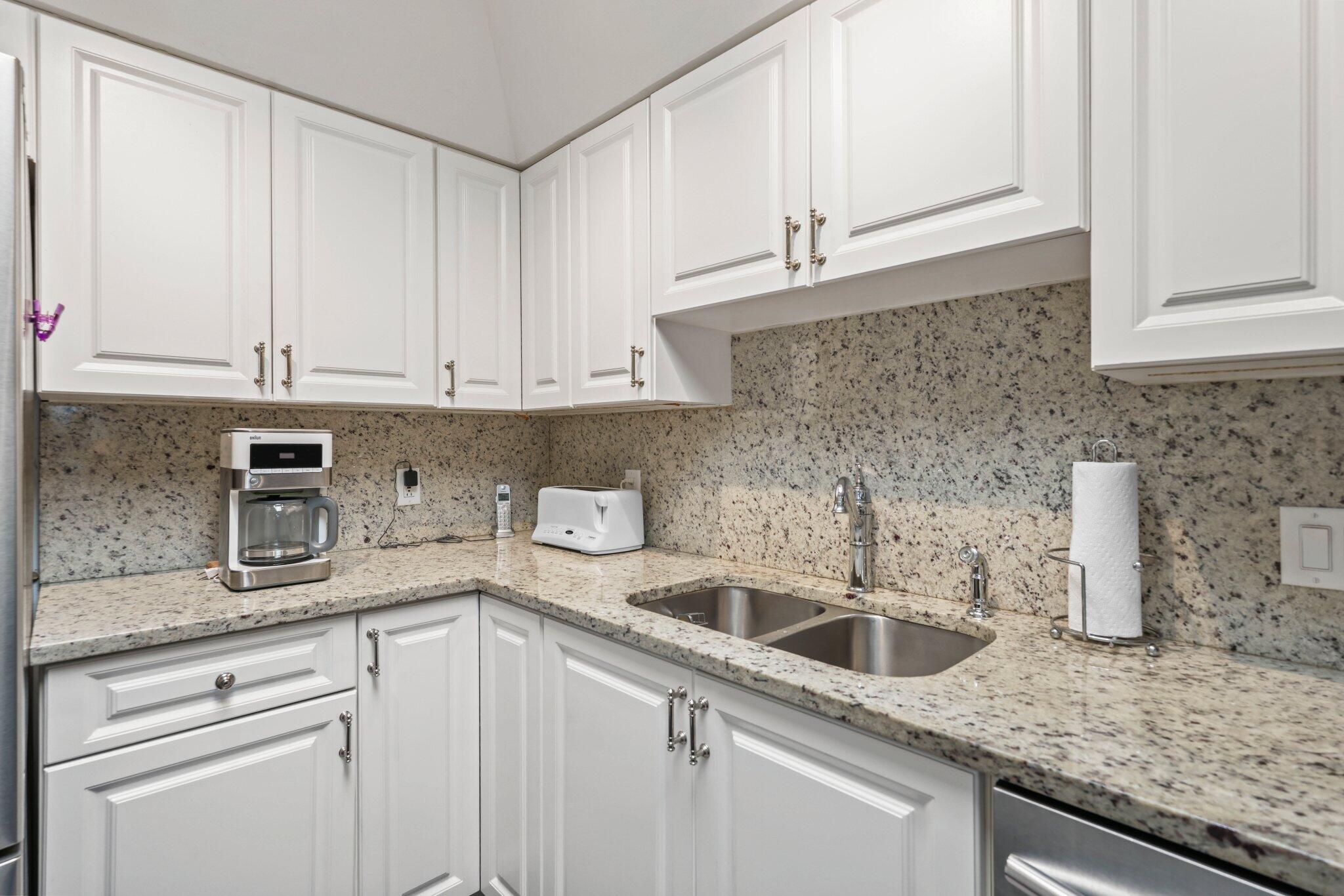 7370 Orangewood Lane, Unit 302 Boca Raton, FL 33433 - Photo 20 of 38 Granite Counter Tops