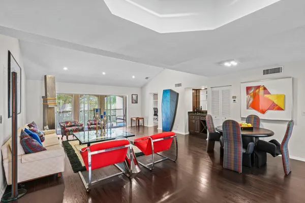 $249,000 | 7370 Orangewood Lane, Unit 302, Boca Raton, FL 33433