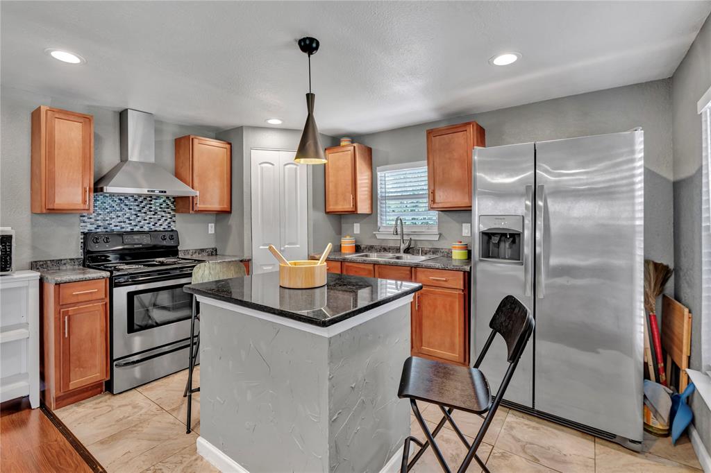 4405 Ray White Road Fort Worth, TX 76244 - Photo 1 of 27 Updated kitchen with island