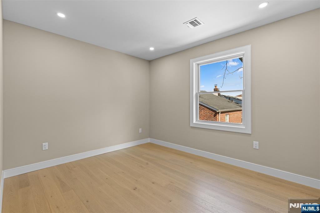 416 North 8th Street Fairview, NJ 07022 - Photo 29 of 45