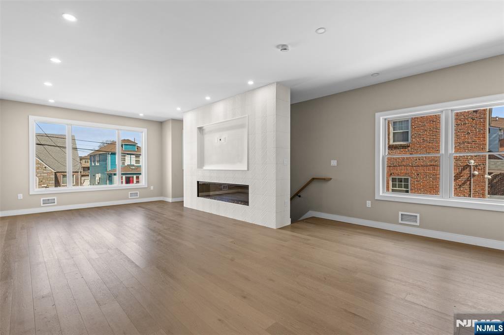 416 North 8th Street Fairview, NJ 07022 - Photo 5 of 45