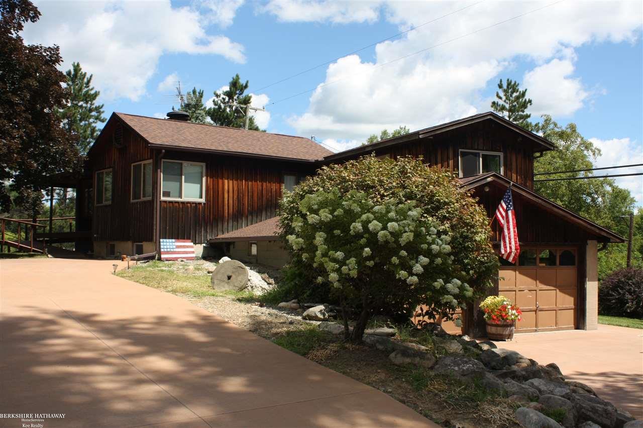 5048 Rochester Road Leonard, MI 48367 - Photo 1 of 68