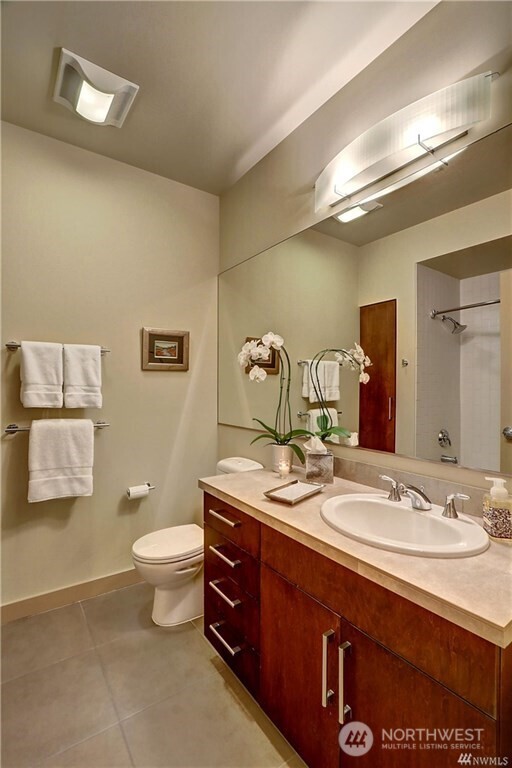 910 Lenora Street, Unit S1404 Seattle, WA 98121 - Photo 7 of 17