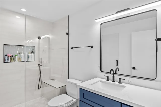 $699,000 | 5325 Lindley Avenue, Unit 106, Tarzana, CA 91356