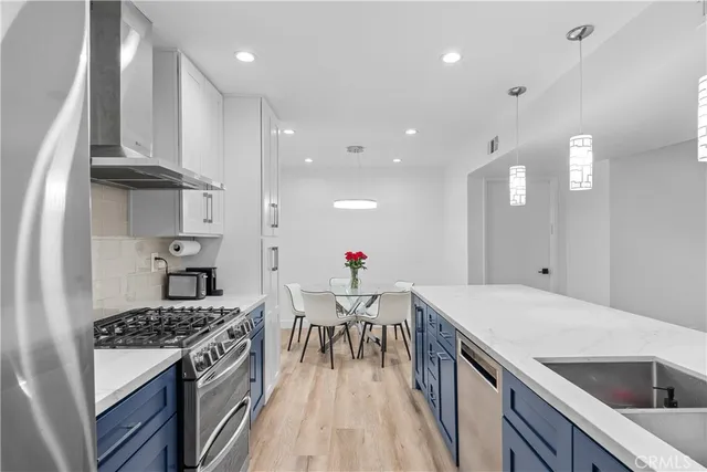 $699,000 | 5325 Lindley Avenue, Unit 106, Tarzana, CA 91356