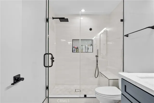 $699,000 | 5325 Lindley Avenue, Unit 106, Tarzana, CA 91356