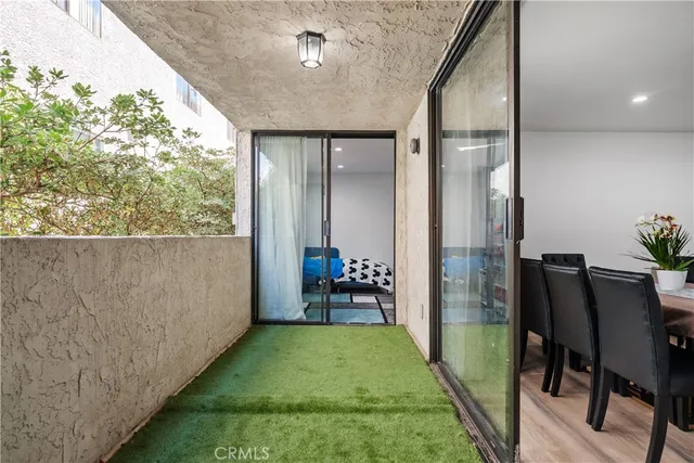 $699,000 | 5325 Lindley Avenue, Unit 106, Tarzana, CA 91356