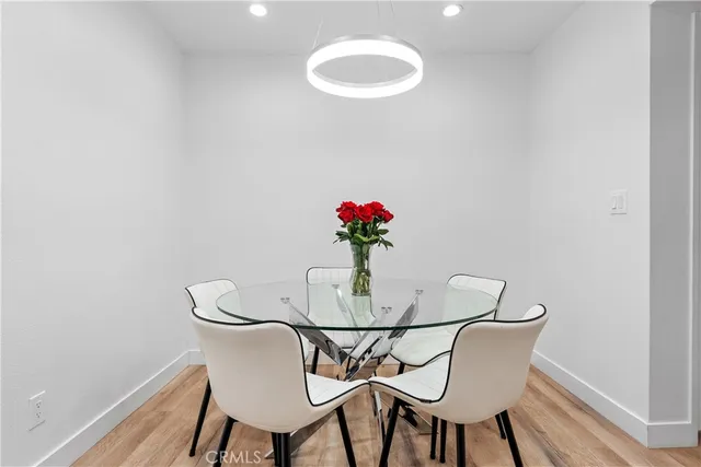 $699,000 | 5325 Lindley Avenue, Unit 106, Tarzana, CA 91356