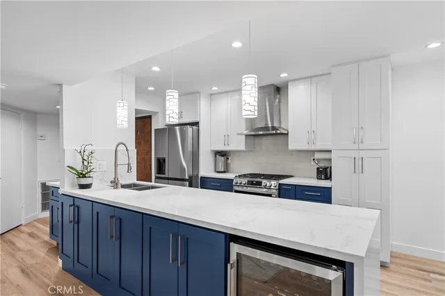 $699,000 | 5325 Lindley Avenue, Unit 106, Tarzana, CA 91356