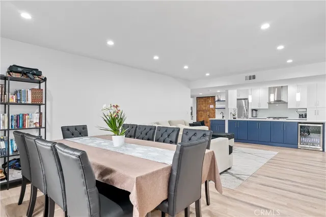 $699,000 | 5325 Lindley Avenue, Unit 106, Tarzana, CA 91356