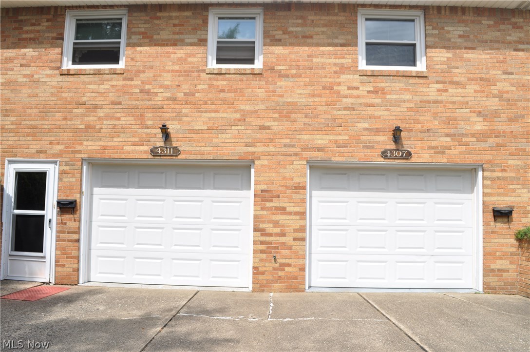 4307-4311 Lake Heights Road Northwest Canton, OH 44708 - Photo 4 of 21 Gallery Image 4