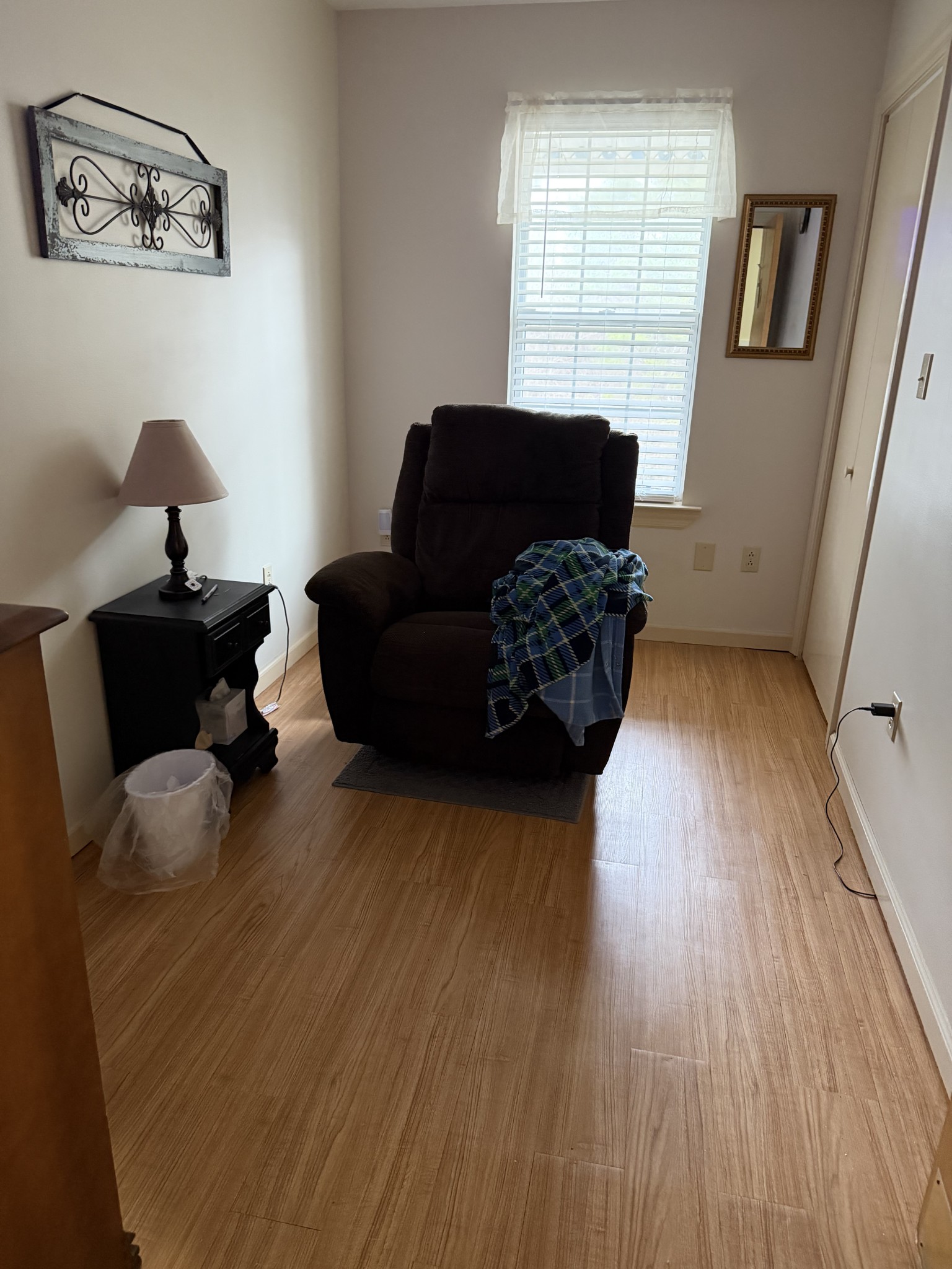 521 Pike Hill Road McMinnville, TN 37110 - Photo 11 of 15 a living room with furniture and a large window