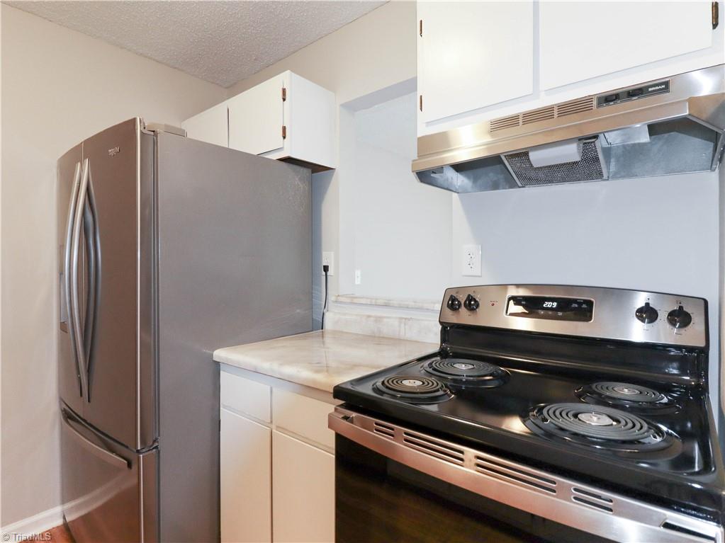 5669 Hornaday Road, Unit H Greensboro, NC 27409 - Photo 8 of 15 Gallery Image 8
