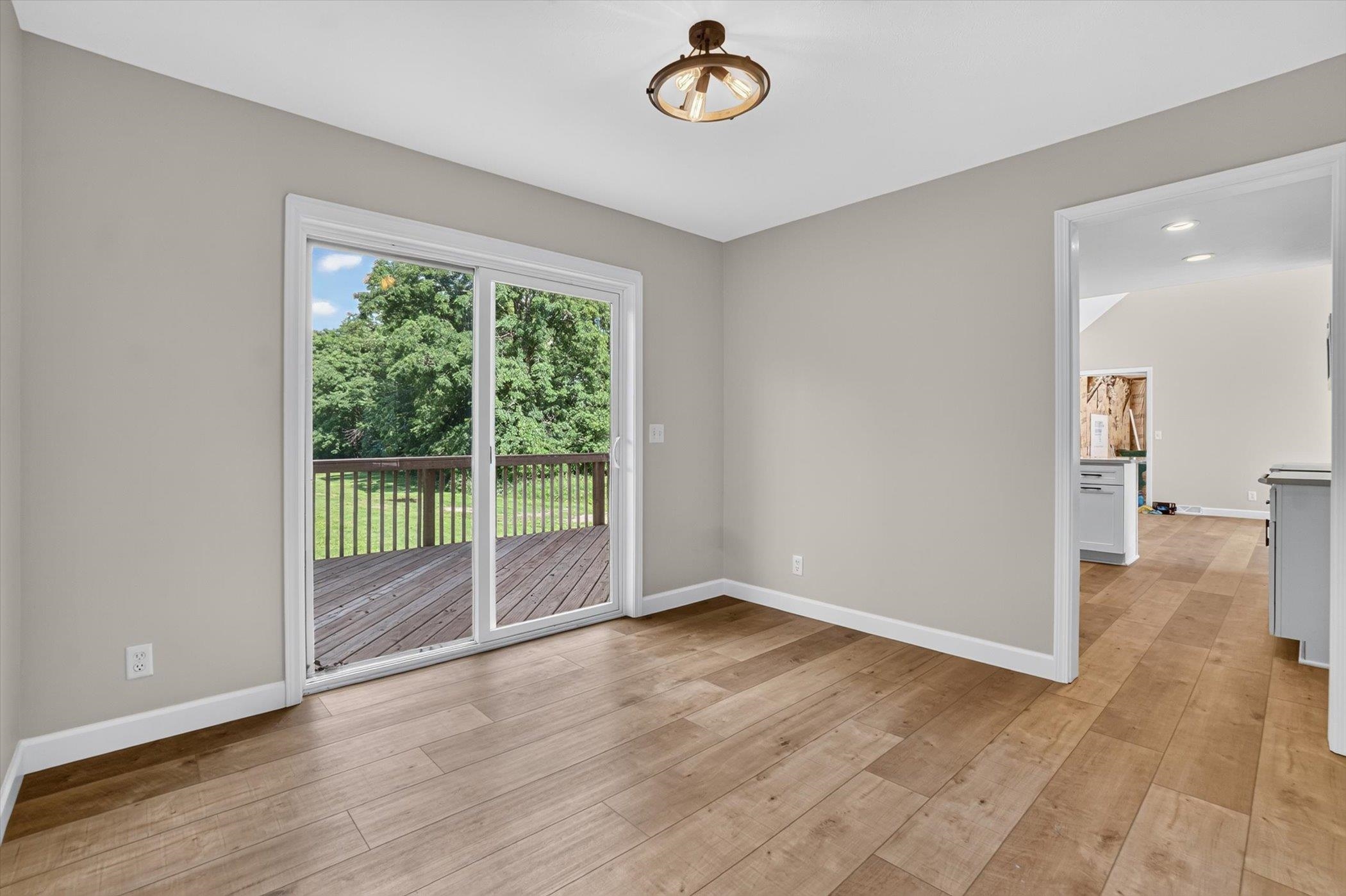 4437 South Oakley Road Janesville, WI 53546 - Photo 8 of 40