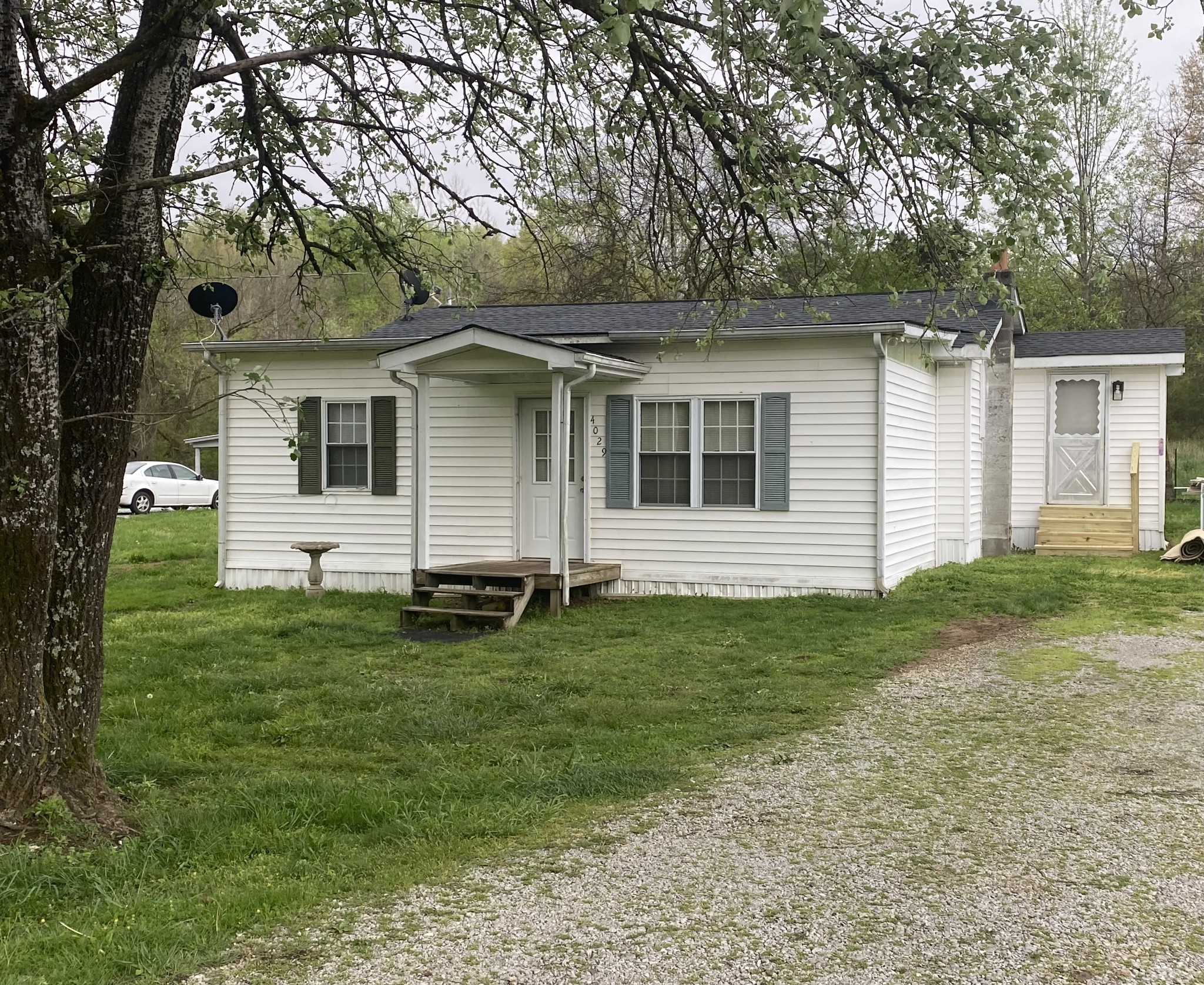 4029 Prospect Elkton Road Prospect, TN 38477 - Photo 17 of 21 front view of a house with a yard