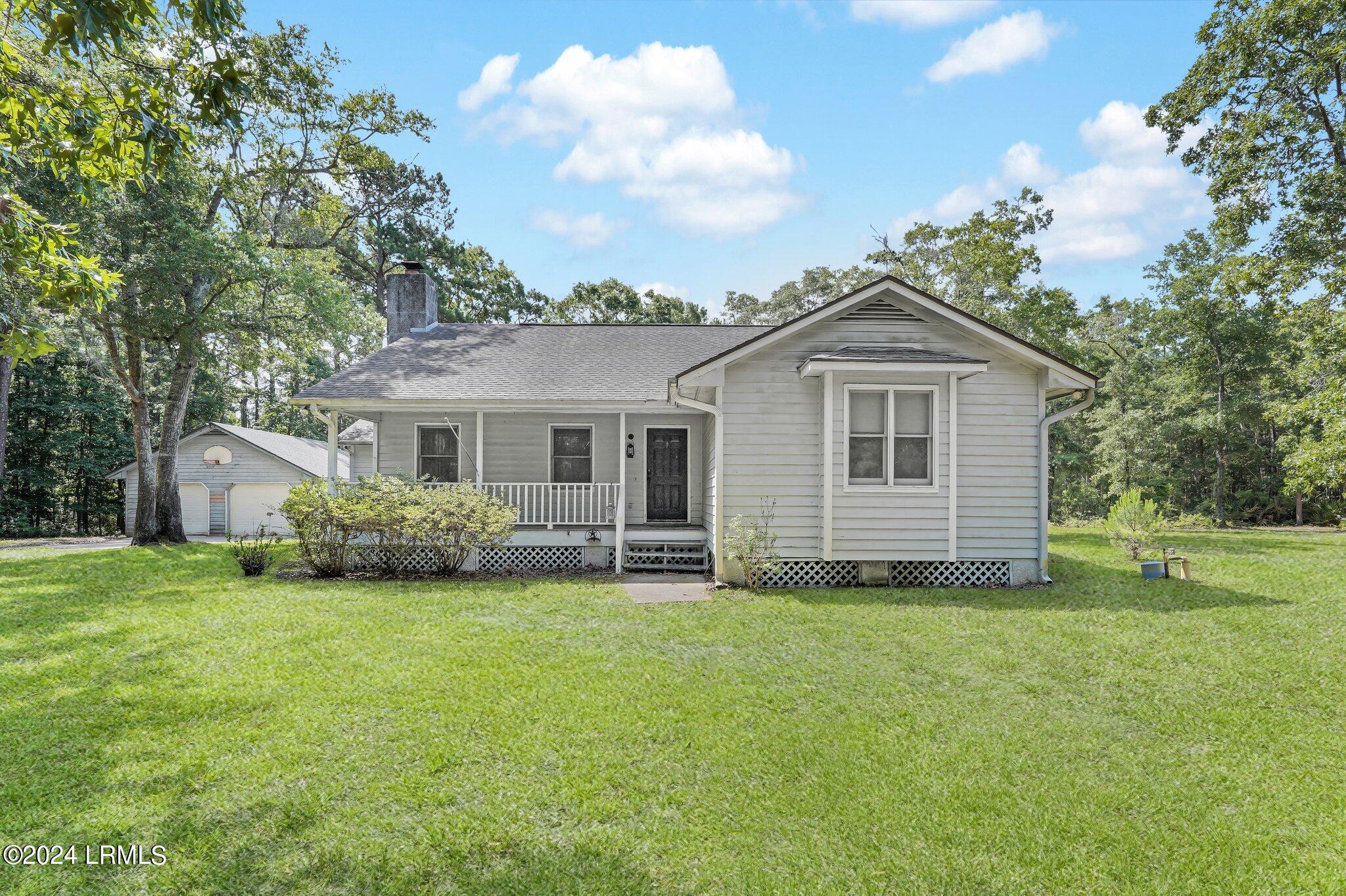 420 Sams Point Road Beaufort, SC 29907 - Photo 4 of 49 4-web-or-mls-DSC07661a
