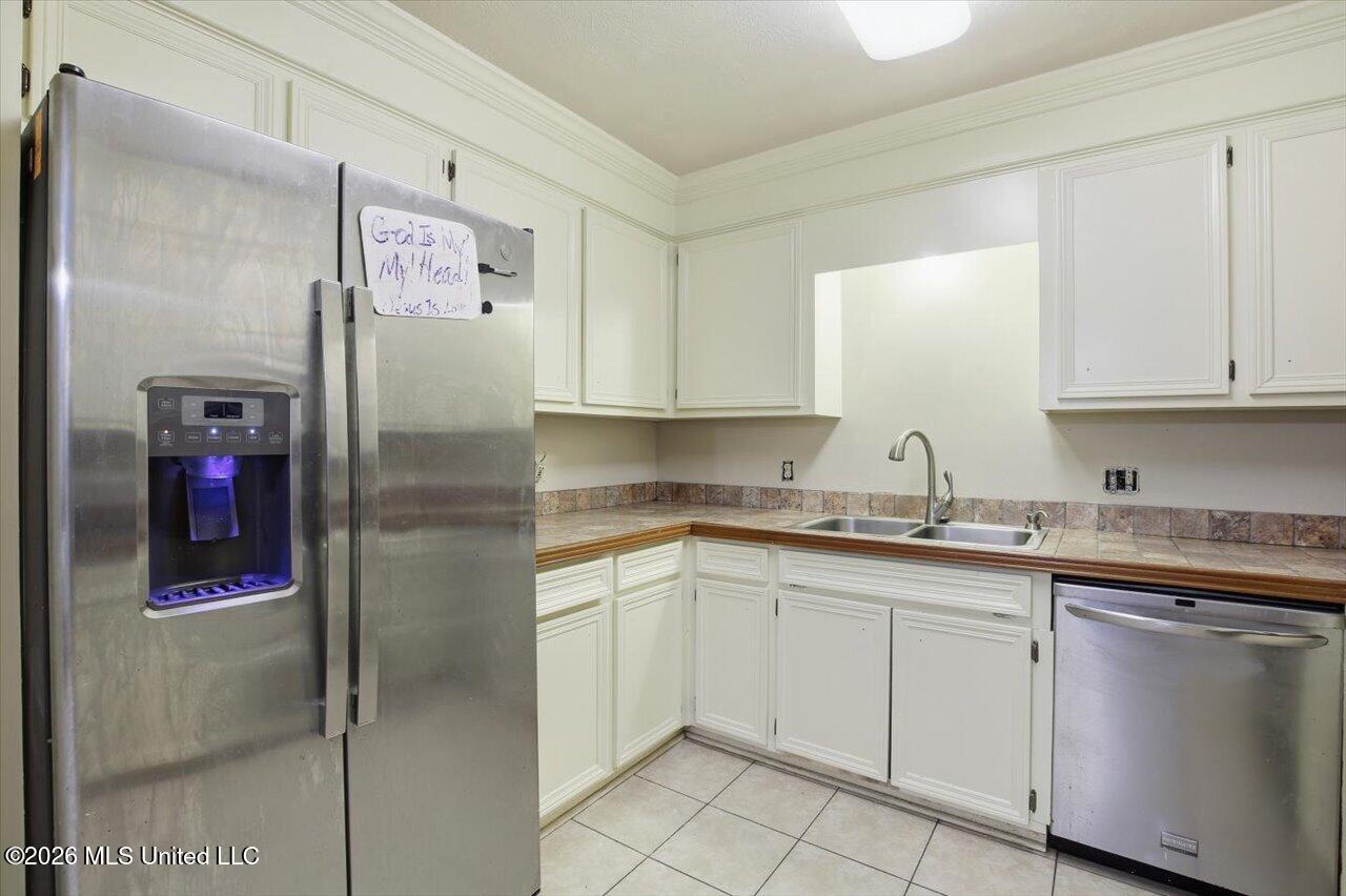 104 Lake Dockery Road Byram, MS 39272 - Photo 17 of 23 kitchen up close