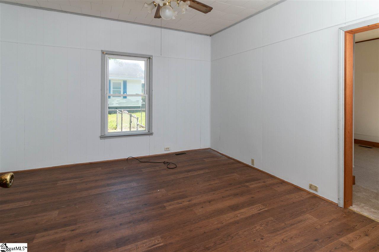 105 Gordon Street Clinton, SC 29325 - Photo 7 of 14 Gallery Image 7