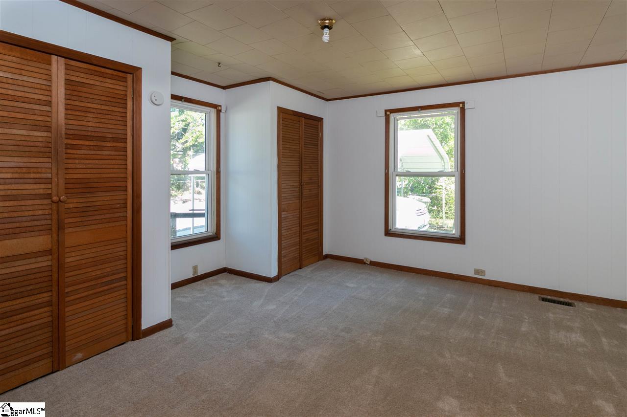 105 Gordon Street Clinton, SC 29325 - Photo 8 of 14 Gallery Image 8