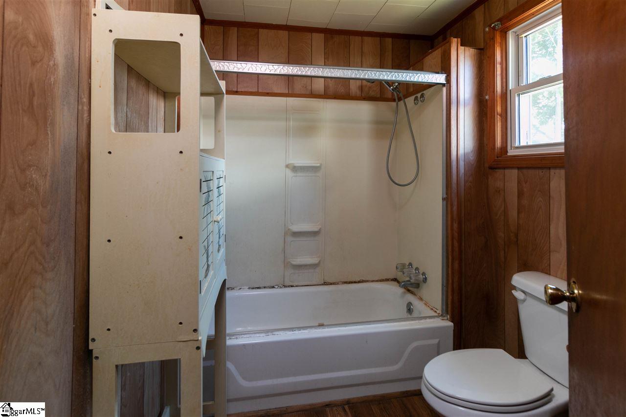 105 Gordon Street Clinton, SC 29325 - Photo 9 of 14 Gallery Image 9