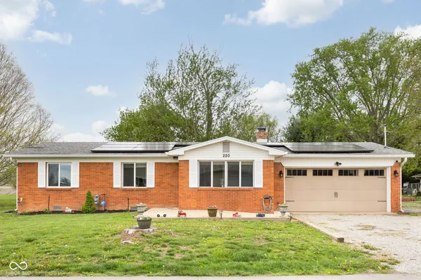 $300,000 | 220 Shockley Street, Lizton, IN 46149