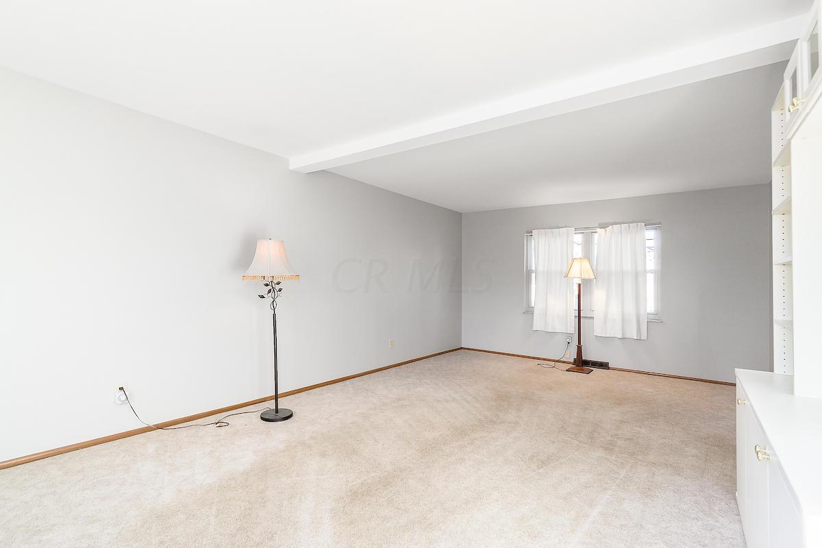 6389 Karl Road Columbus, OH 43229 - Photo 4 of 31 Gallery Image 4