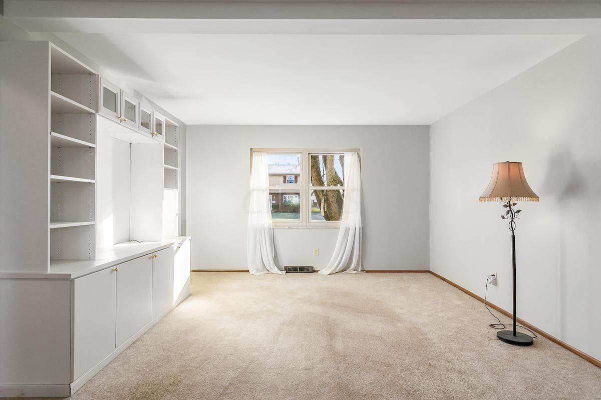 6389 Karl Road Columbus, OH 43229 - Photo 6 of 31 Gallery Image 6