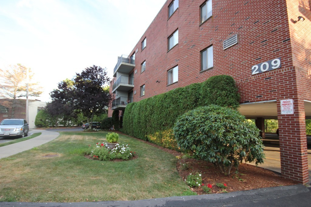 209 Riverview Avenue, Unit 28 Newton, MA 02466 - Photo 24 of 24