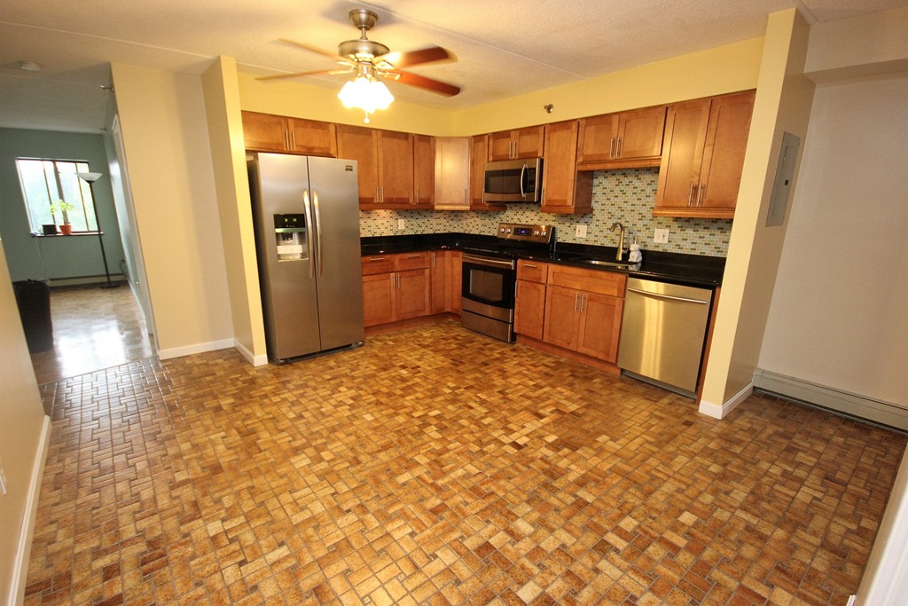 209 Riverview Avenue, Unit 28 Newton, MA 02466 - Photo 3 of 24