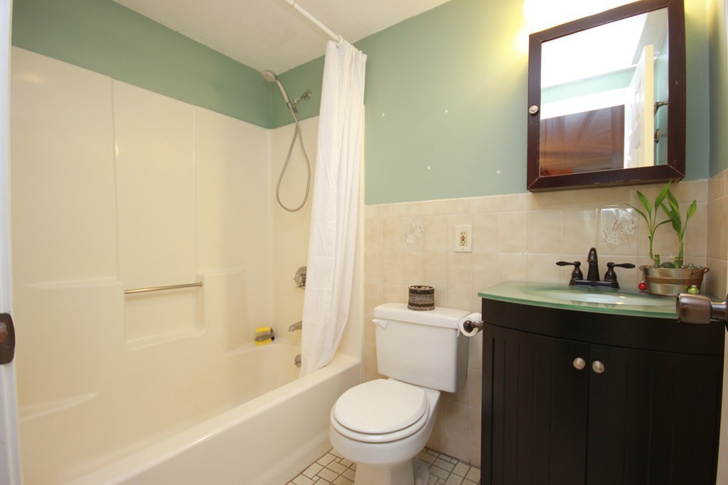 209 Riverview Avenue, Unit 28 Newton, MA 02466 - Photo 5 of 24