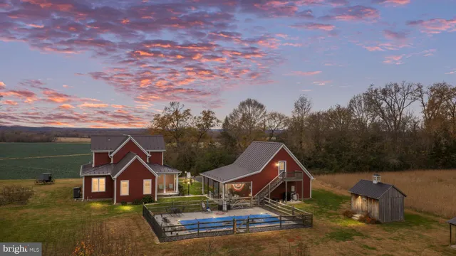a view of outdoor space yard and patio